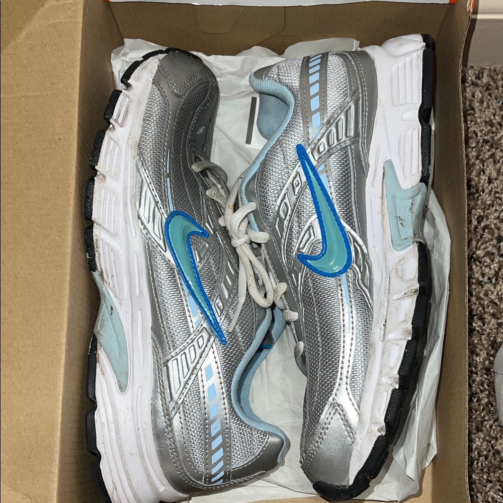 Nike Women's Initiator Shoes - Metallic Silver and White